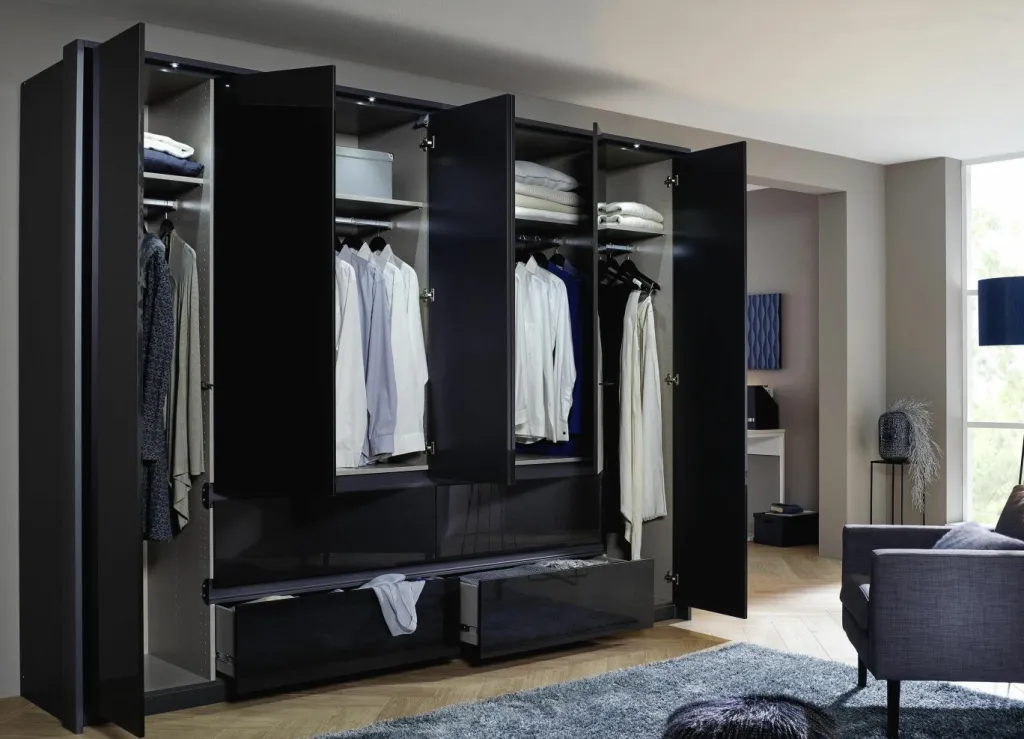 Armoire à portes battantes MAINZ-PLUS-Rauch Best