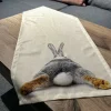 Chemin de table lapin de dos ROGER-Cosima