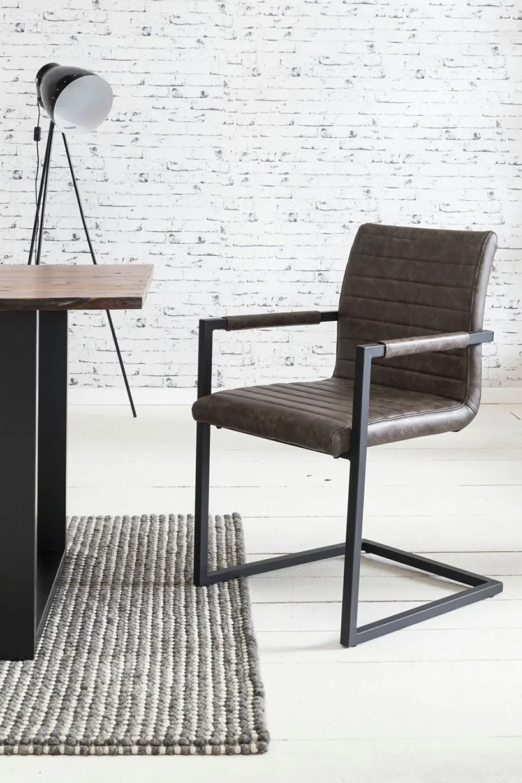 Lot de 2 chaises à piètement luge SUKARAJA-Salesfever Hot